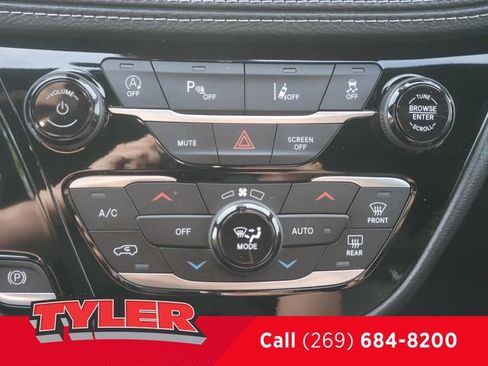 New 2027 Chrysler Pacifica Select FWD image 31