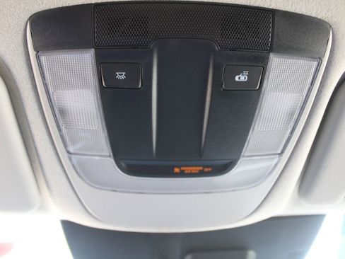 Used 2025 Kia Niro LX image 49