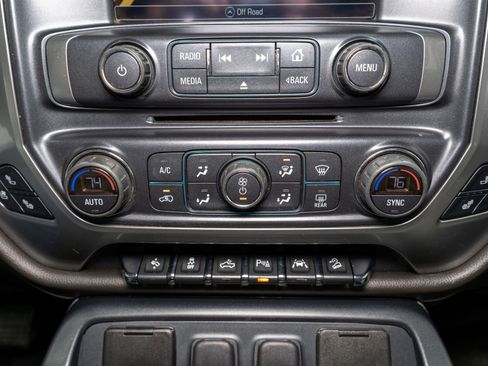 Used 2017 Chevrolet Silverado 1500 LTZ Z71 image 24