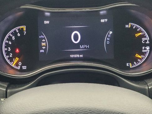 Used 2019 Jeep Grand Cherokee Limited w/ Luxury Group II image 23