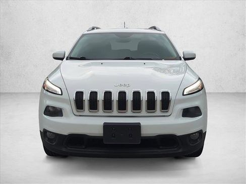 Used 2016 Jeep Cherokee Latitude w/ Comfort/Convenience Group image 2