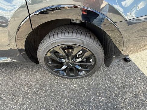 Used 2023 Kia Sorento SX AWD/4WD image 33