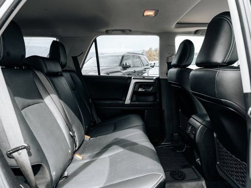 Used 2024 Toyota 4Runner Limited AWD/4WD image 49