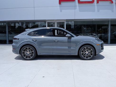 New 2026 Porsche Cayenne Coupe AWD/4WD image 8