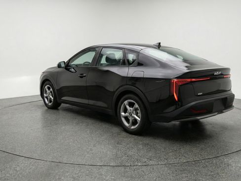 Used 2025 Kia K4 LXS image 6