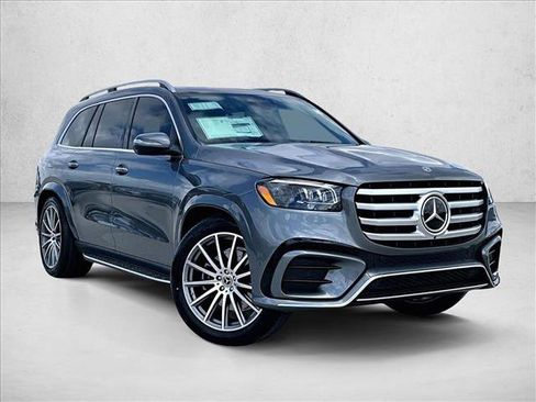 New 2026 Mercedes-Benz GLS 580 4MATIC image 2
