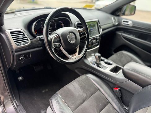 Used 2019 Jeep Grand Cherokee Altitude AWD/4WD image 13
