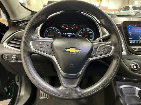 Used 2020 Chevrolet Malibu LT image 24