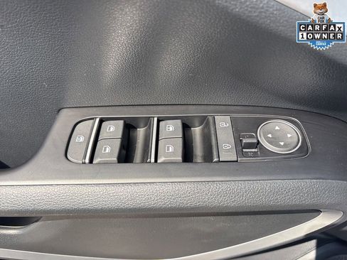 Used 2025 Kia Soul LX FWD image 11