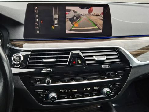 Used 2019 BMW 530i w/ Convenience Package image 20