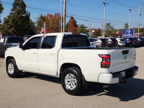 Used 2024 Nissan Frontier SV w/ Tow Package image 5