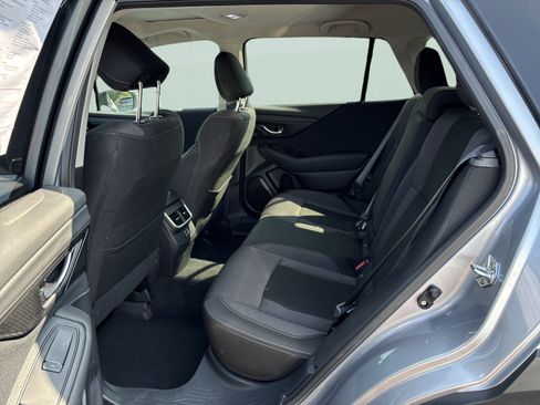 Used 2025 Subaru Outback Premium AWD/4WD image 17