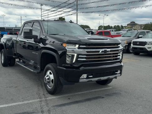 Used 2023 Chevrolet Silverado 3500 High Country AWD/4WD image 9