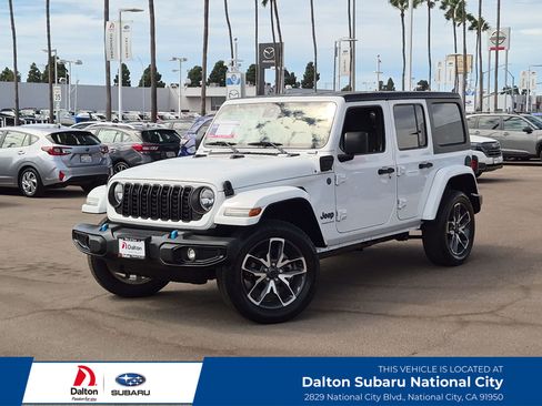 Used 2024 Jeep Wrangler Unlimited AWD/4WD image 1