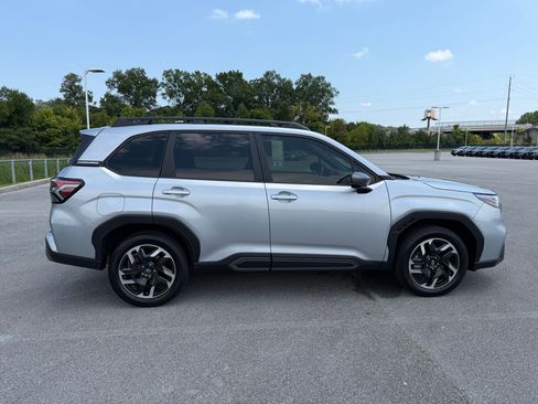 Used 2025 Subaru Forester Limited w/ Popular Package #1 AWD/4WD image 8