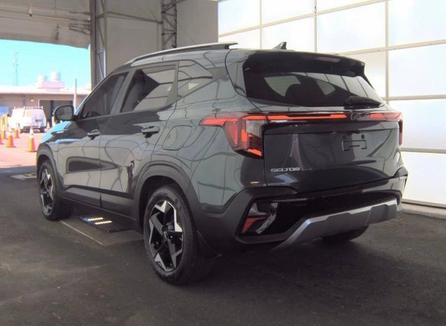 Certified 2025 Kia Seltos S FWD image 3