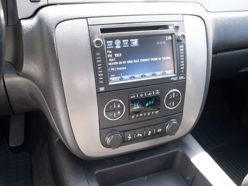 Used 2014 Chevrolet Silverado 3500 LTZ AWD/4WD image 2