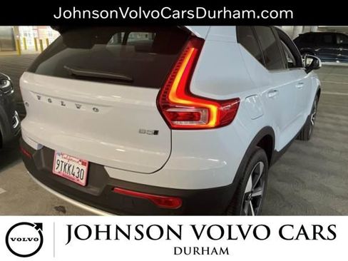 Used 2025 Volvo XC40 B5 Plus AWD/4WD image 3