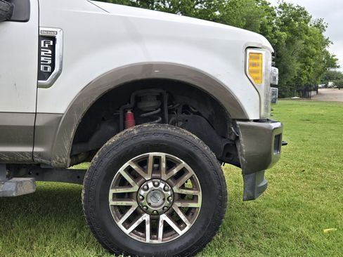 Used 2017 Ford F250 King Ranch w/ FX4 Off-Road Package image 8