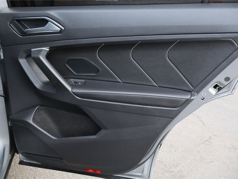 Certified 2024 Volkswagen Tiguan SE R-Line image 28