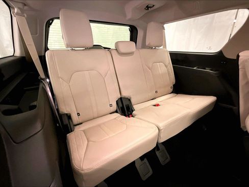 Used 2024 Ford Expedition Max Platinum image 27