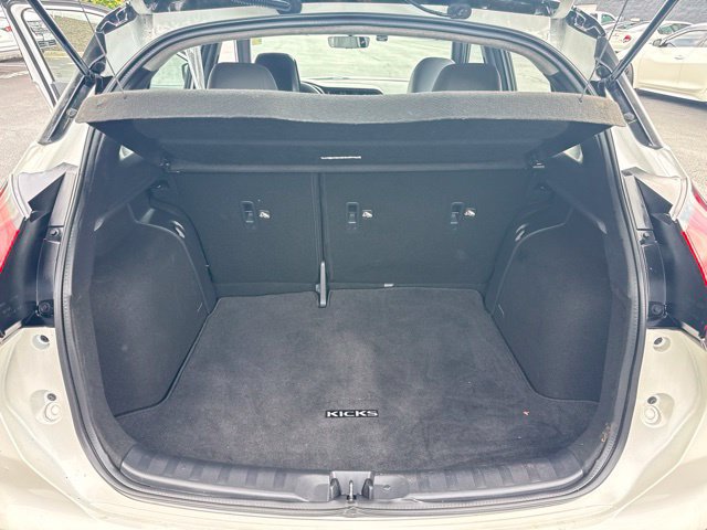 Used 2023 Nissan Kicks SR w/ SR Premium Package FWD image 18