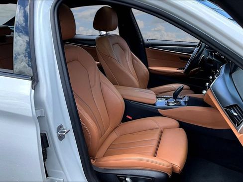 Used 2021 BMW 540i w/ M Sport Package RWD image 26