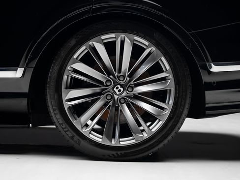 Used 2022 Bentley Bentayga Speed AWD/4WD image 21