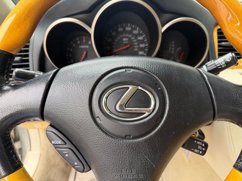 Used 2005 Lexus SC 430 Convertible RWD image 13