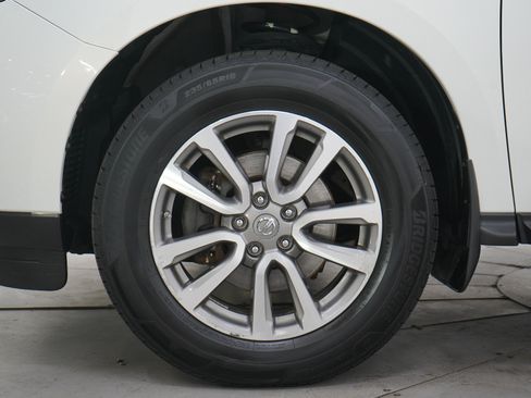 Used 2014 Nissan Pathfinder SL w/ SL Premium Package AWD/4WD image 31