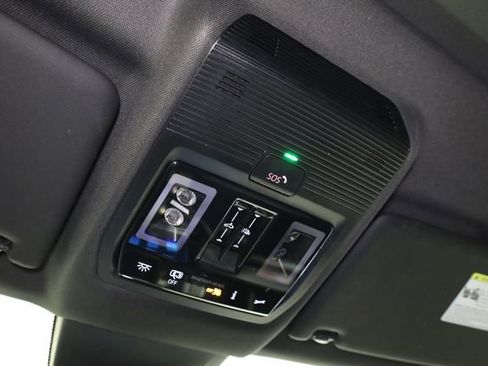 Used 2024 Volkswagen Atlas Cross Sport SEL R-Line image 26