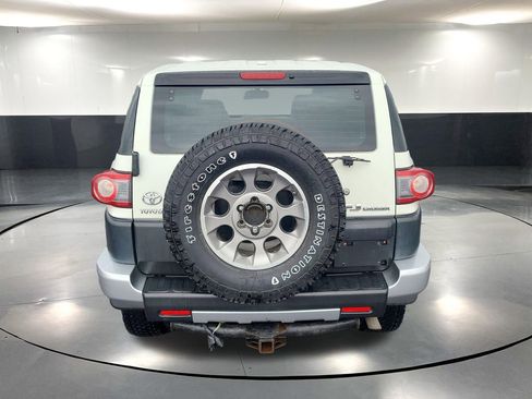 Used 2012 Toyota FJ Cruiser 4WD image 6