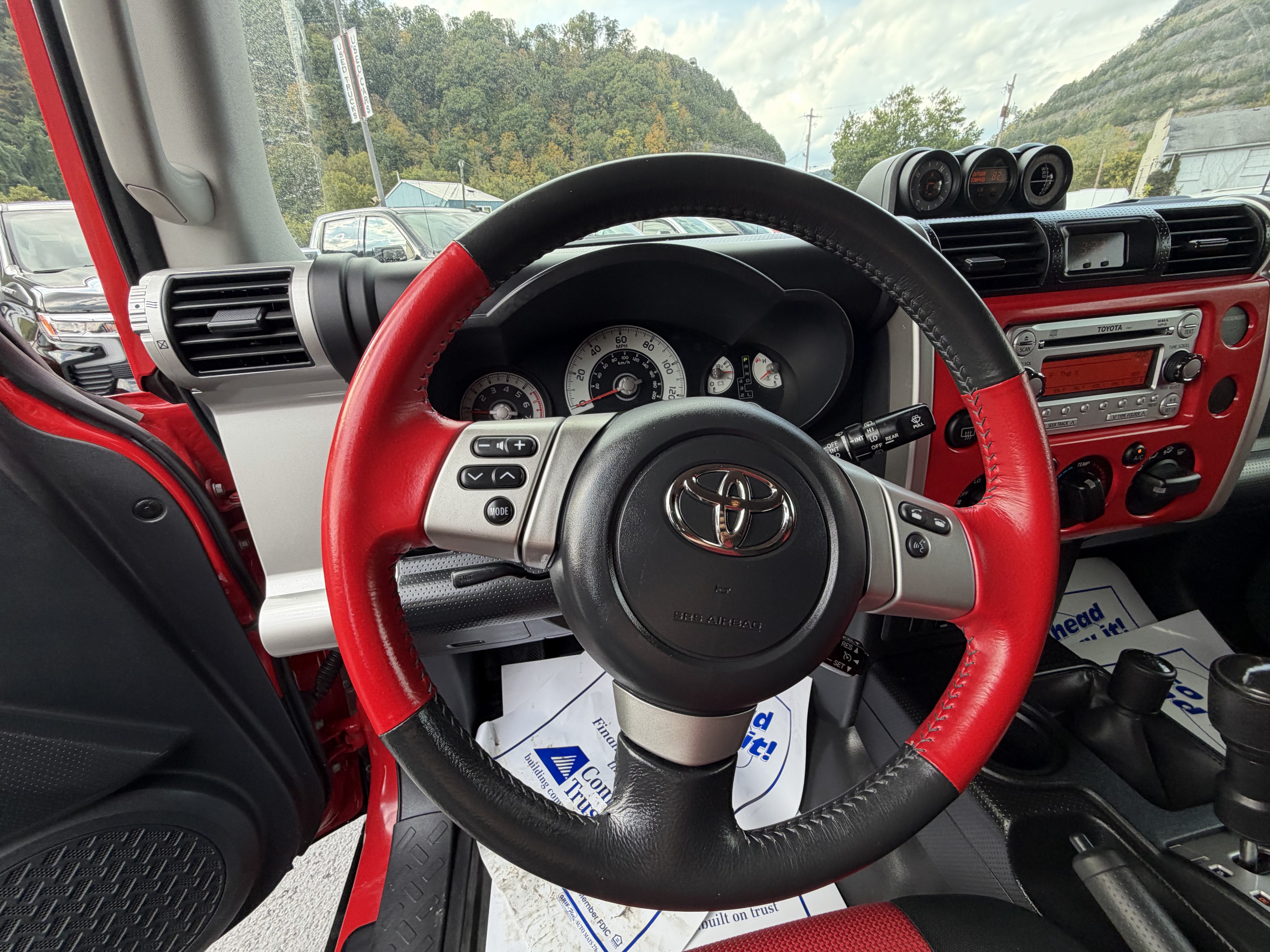 Used 2012 Toyota FJ Cruiser 4WD w/ Trail Teams Special Edition image 13
