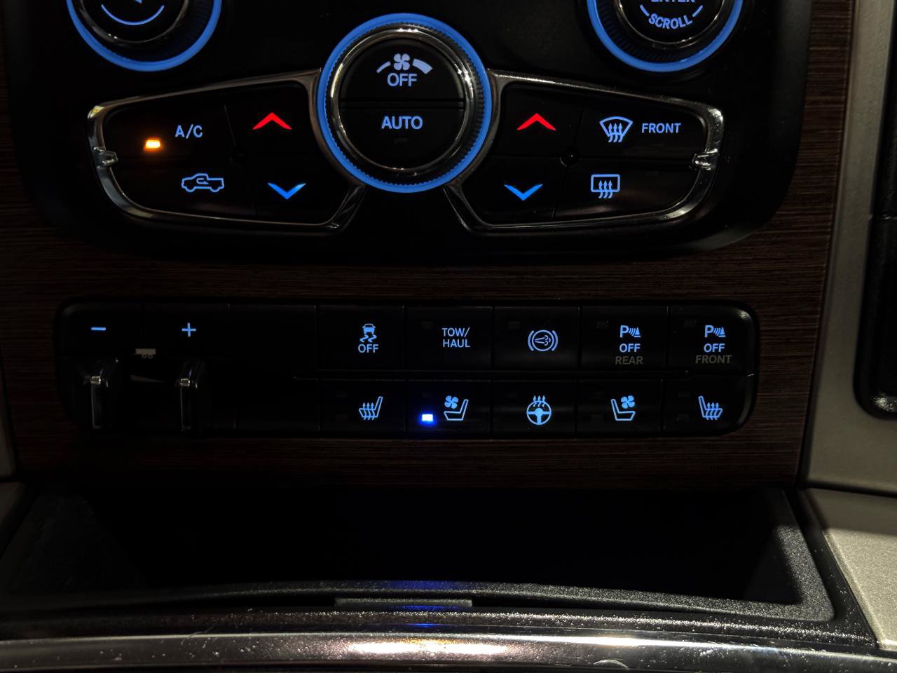 Used 2018 RAM 2500 Laramie w/ Convenience Group AWD/4WD image 28