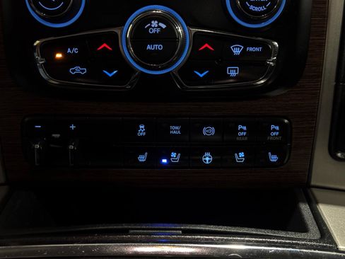 Used 2018 RAM 2500 Laramie w/ Convenience Group AWD/4WD image 28