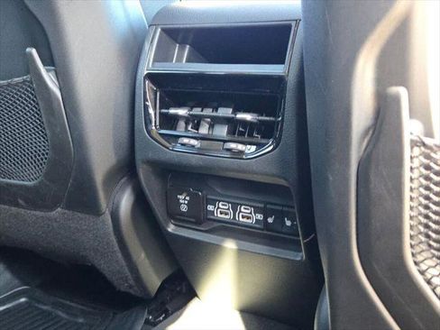 Certified 2024 Jeep Grand Cherokee Limited AWD/4WD image 10