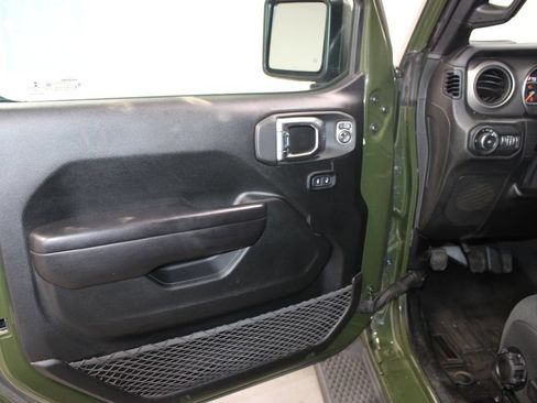 Used 2021 Jeep Wrangler Sport AWD/4WD image 17