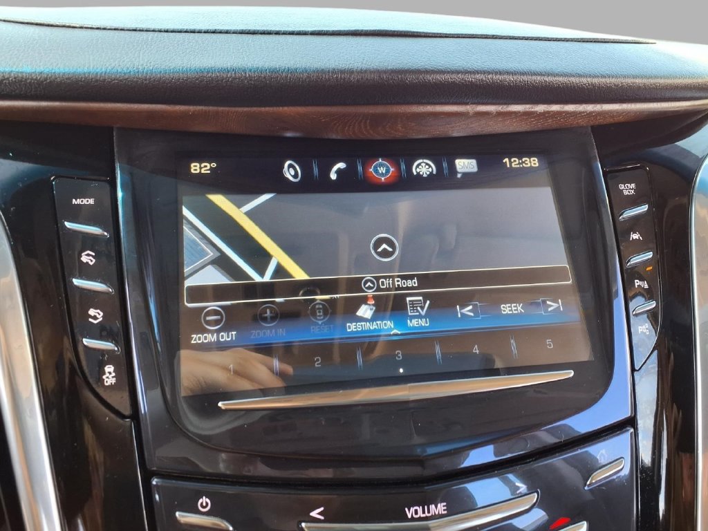 Used 2019 Cadillac Escalade Luxury AWD/4WD image 8