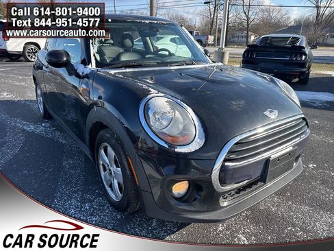 Used 2017 MINI Cooper 2-Door Hardtop image 8