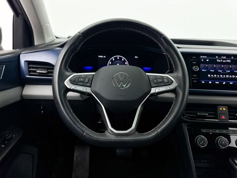 Used 2023 Volkswagen Taos SE w/ Panoramic Sunroof Package AWD/4WD image 4