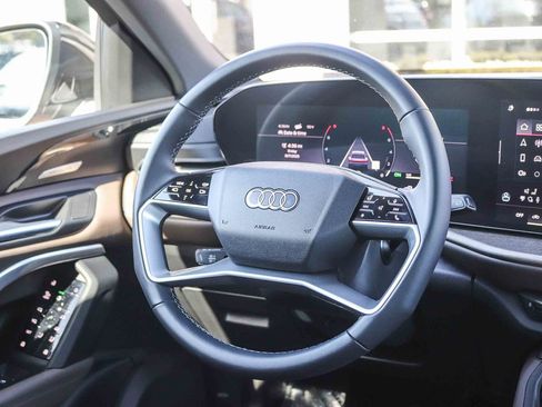 Certified 2025 Audi Q5 Premium w/ Premium Plus AWD/4WD image 17