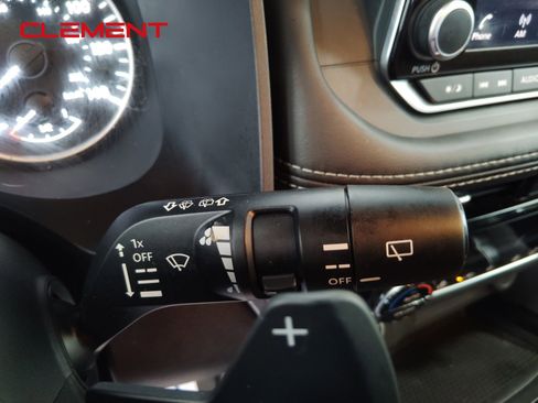 Used 2023 Nissan Rogue SV w/ SV Premium Package image 17