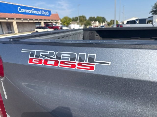 Used 2021 Chevrolet Silverado 1500 LT Trail Boss w/ LT Trail Boss Premium Package AWD/4WD image 10