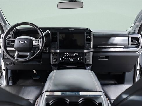 Used 2025 Ford F250 Lariat w/ Black Appearance Package image 9