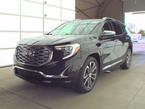 Used 2018 GMC Terrain Denali w/ Advanced Safety Package image 4