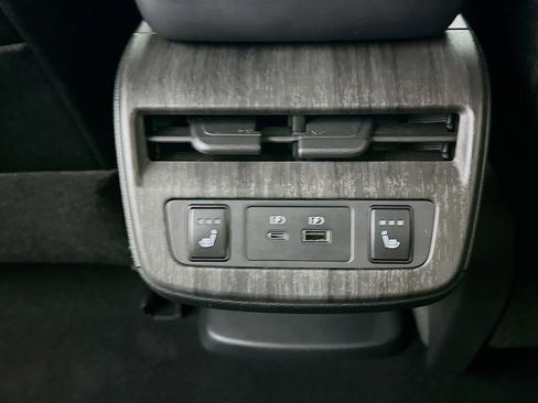 Used 2023 Nissan Ariya FWD image 28