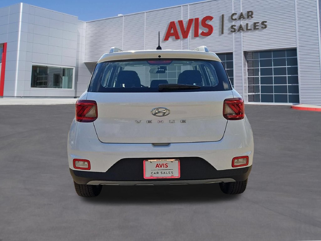 Used 2025 Hyundai Venue SEL FWD image 7