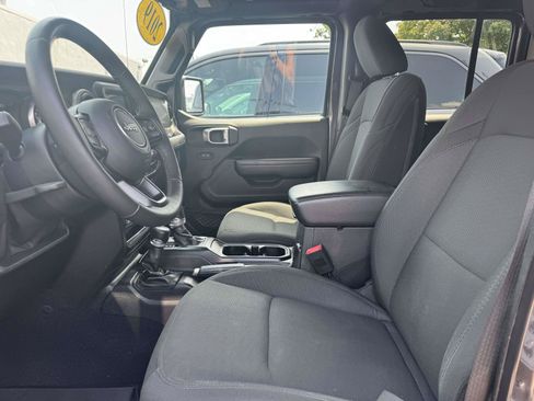 Used 2019 Jeep Wrangler Unlimited Sport S AWD/4WD image 13