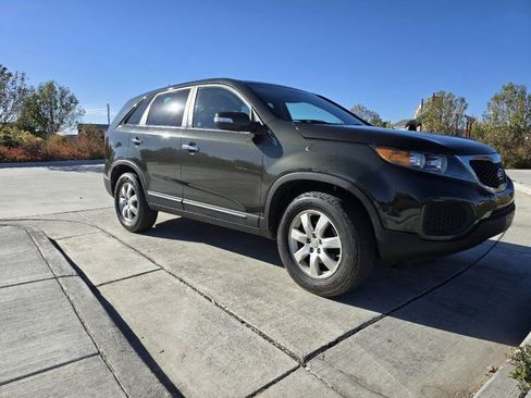 Used 2011 Kia Sorento LX image 4