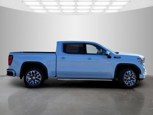 New 2026 GMC Sierra 1500 Denali w/ Denali Reserve Package AWD/4WD image 3